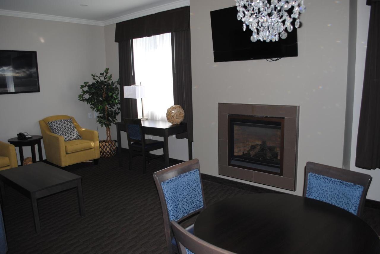 Days Inn & Suites By Wyndham Lindsay Buitenkant foto