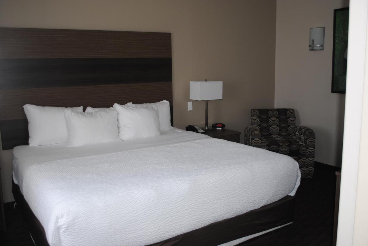 Days Inn & Suites By Wyndham Lindsay Buitenkant foto