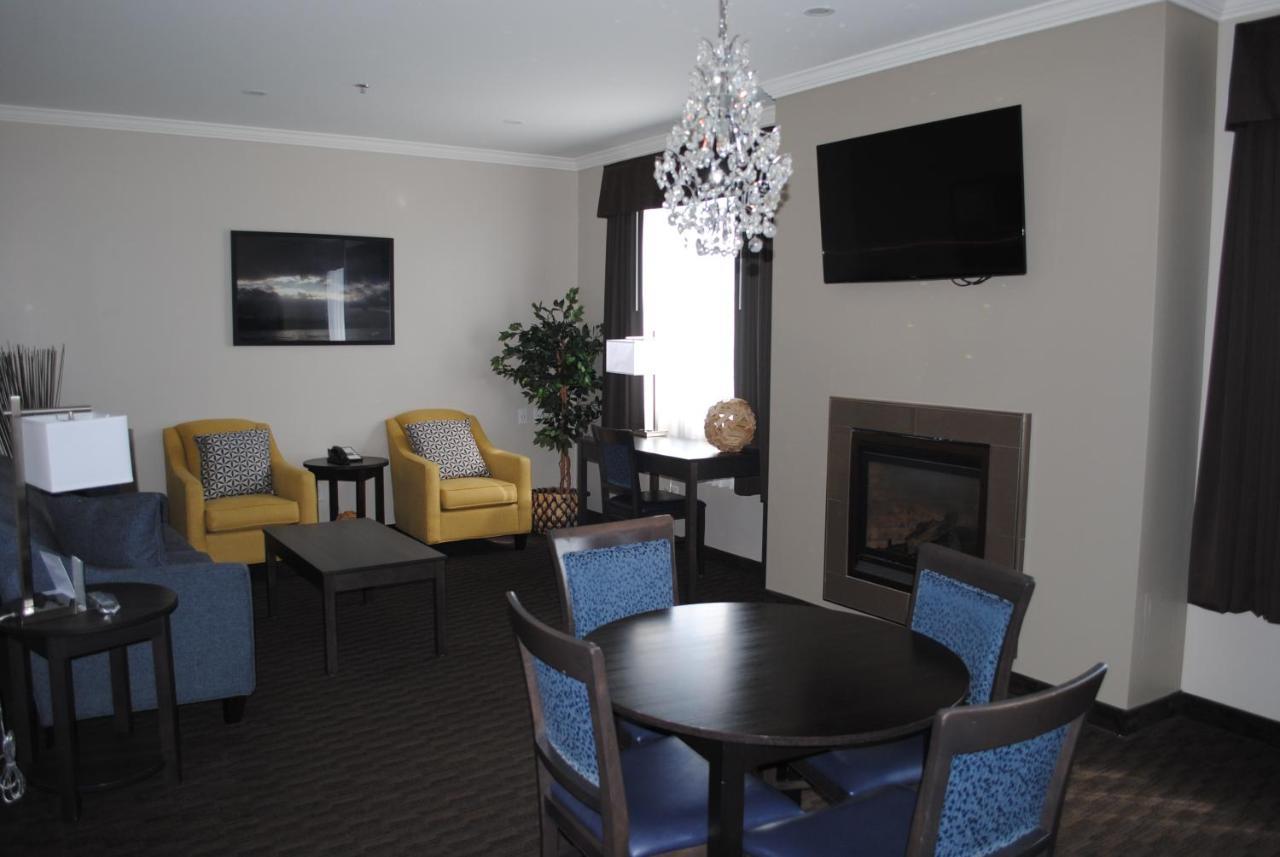 Days Inn & Suites By Wyndham Lindsay Buitenkant foto
