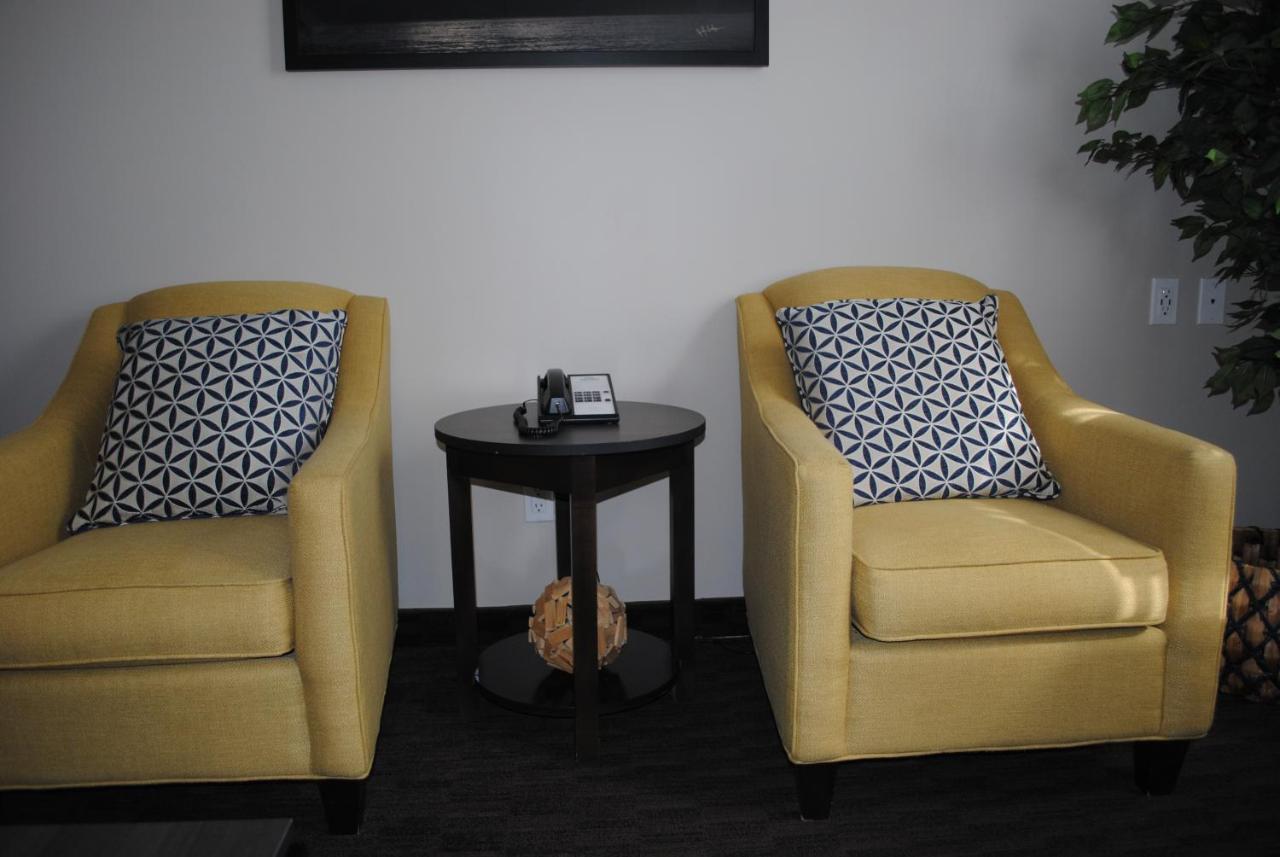 Days Inn & Suites By Wyndham Lindsay Buitenkant foto