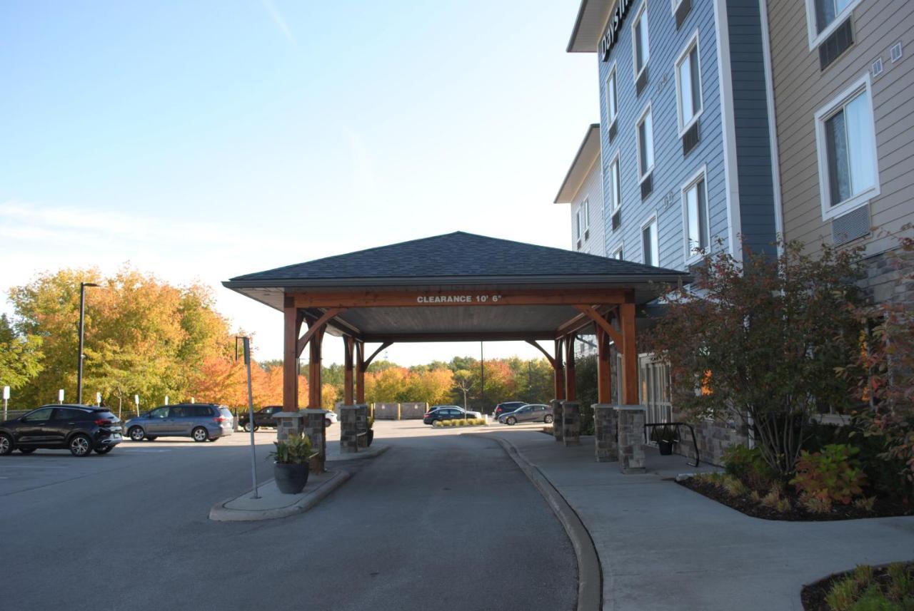 Days Inn & Suites By Wyndham Lindsay Buitenkant foto