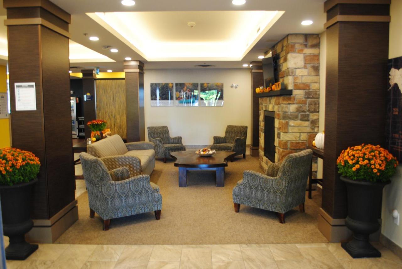 Days Inn & Suites By Wyndham Lindsay Buitenkant foto