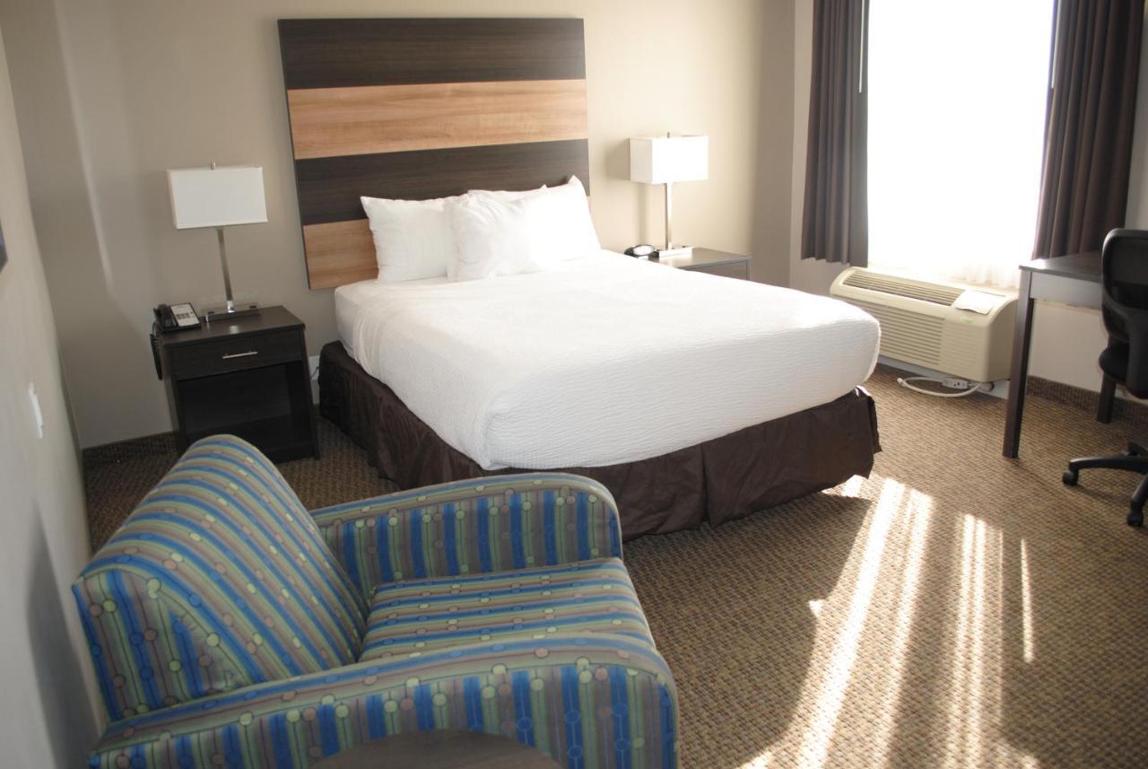 Days Inn & Suites By Wyndham Lindsay Buitenkant foto