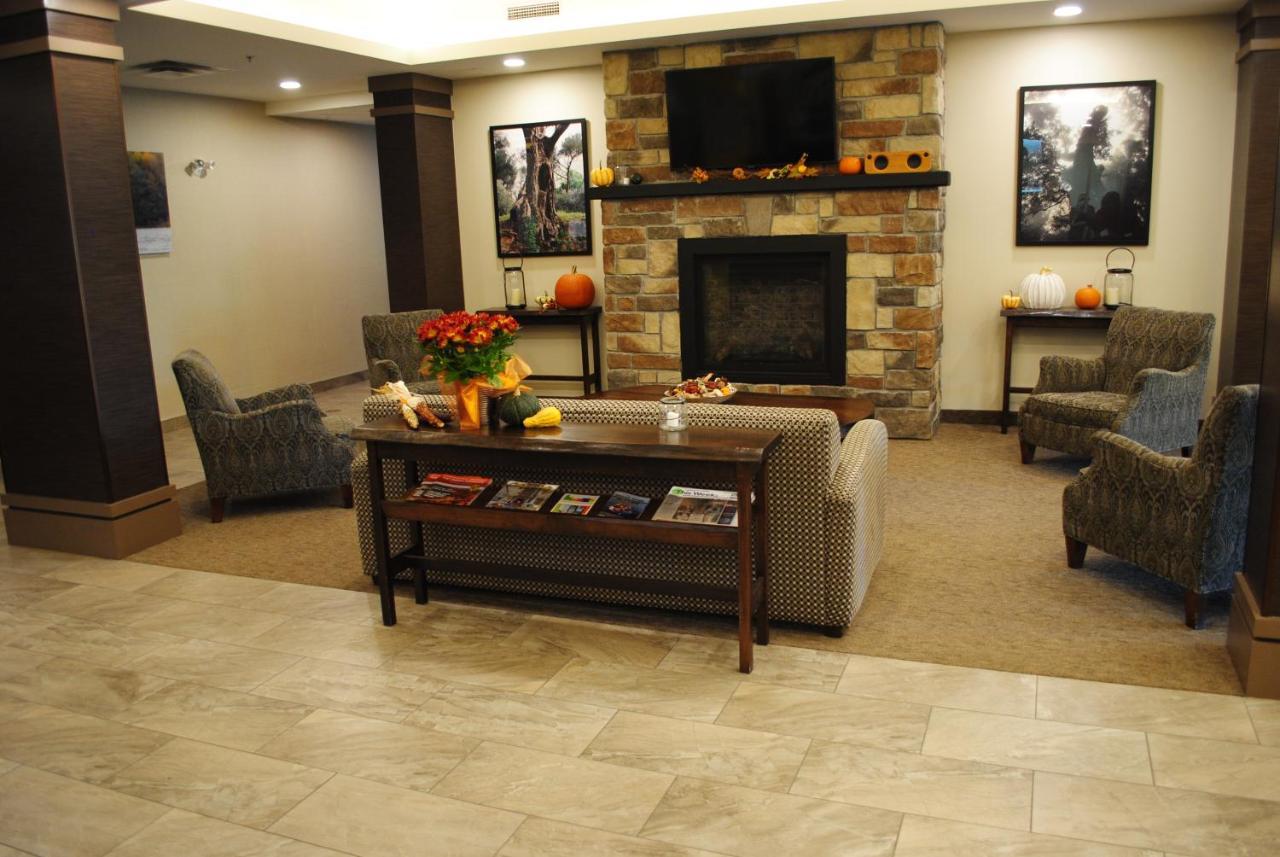 Days Inn & Suites By Wyndham Lindsay Buitenkant foto