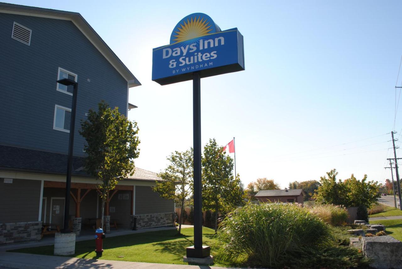 Days Inn & Suites By Wyndham Lindsay Buitenkant foto