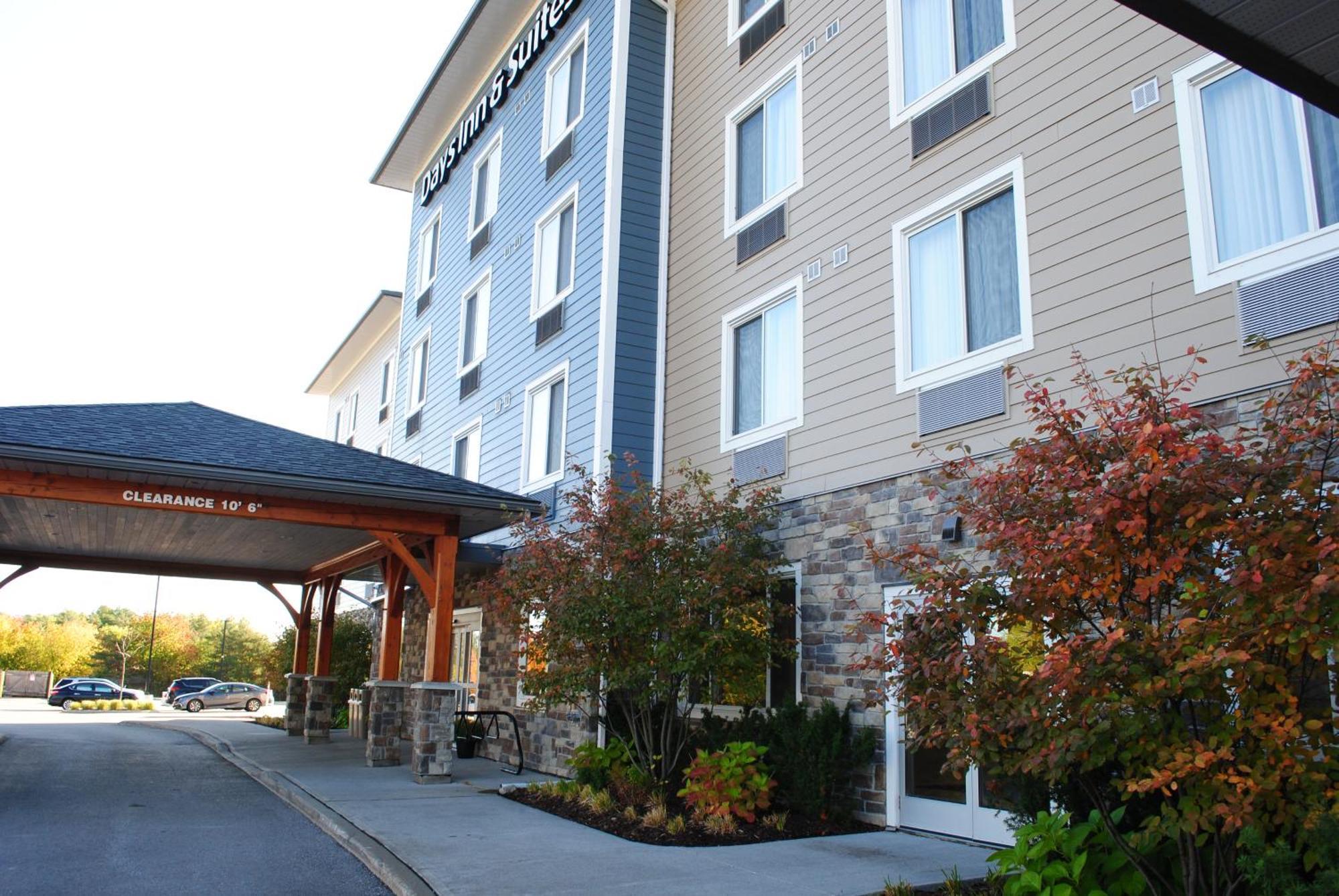 Days Inn & Suites By Wyndham Lindsay Buitenkant foto