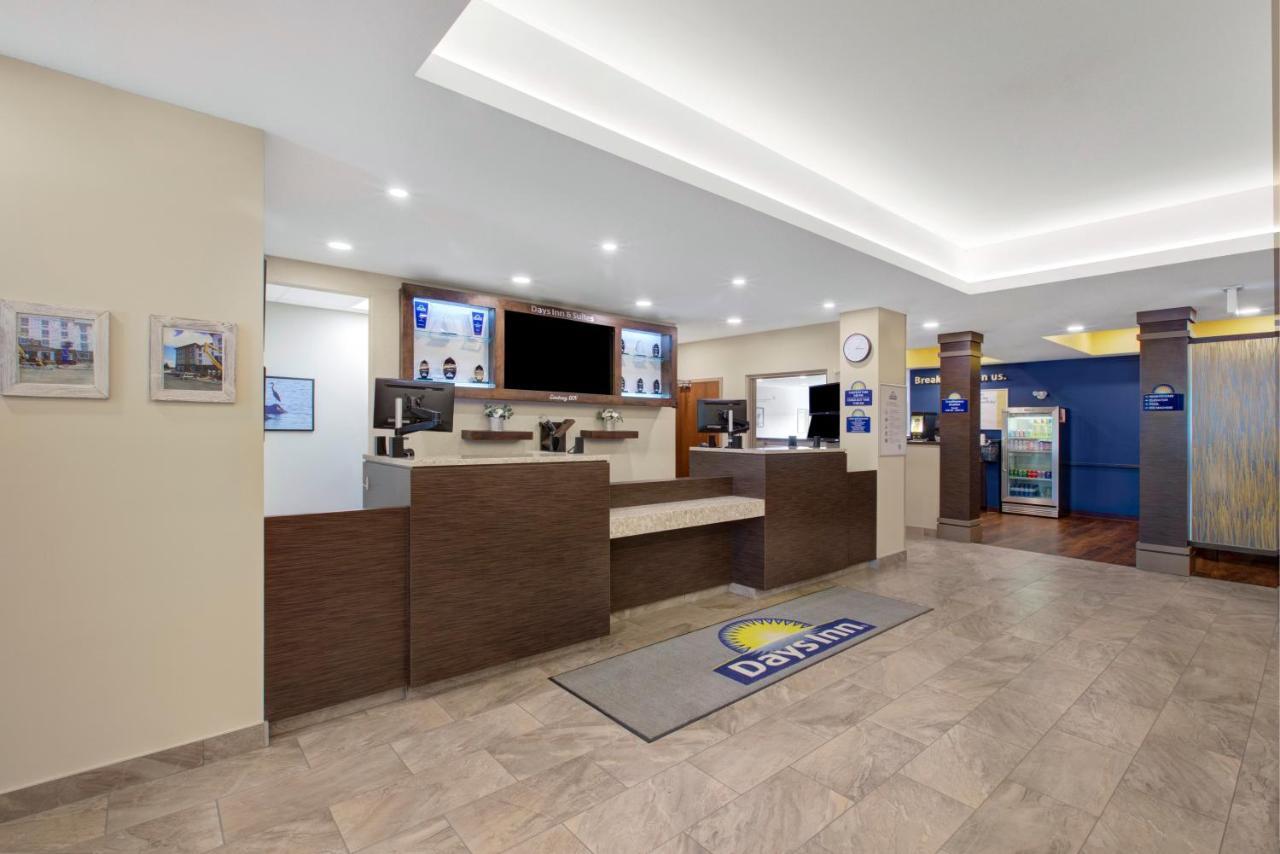 Days Inn & Suites By Wyndham Lindsay Buitenkant foto