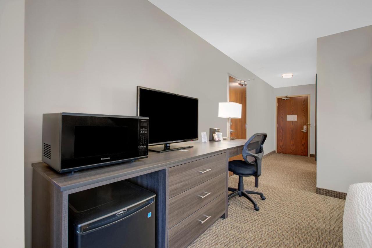 Days Inn & Suites By Wyndham Lindsay Buitenkant foto