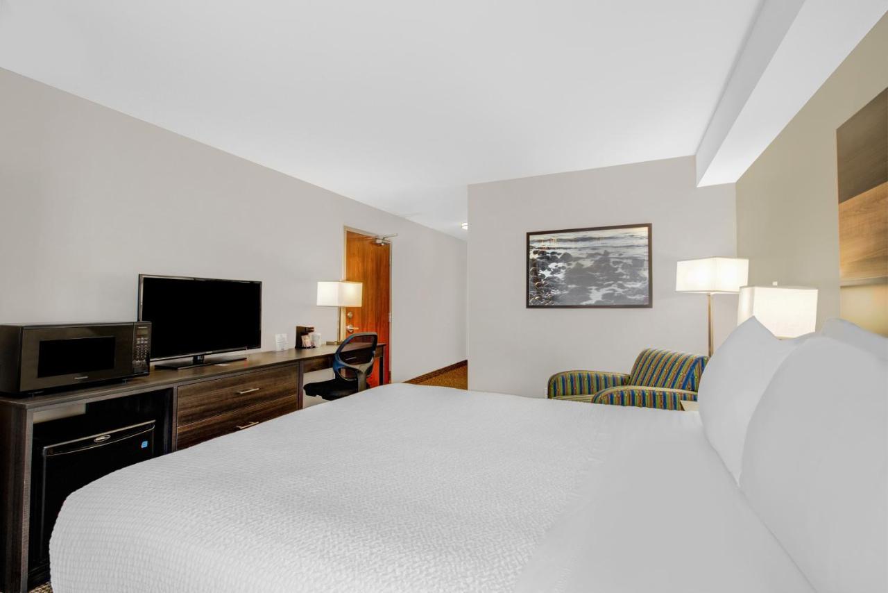 Days Inn & Suites By Wyndham Lindsay Buitenkant foto