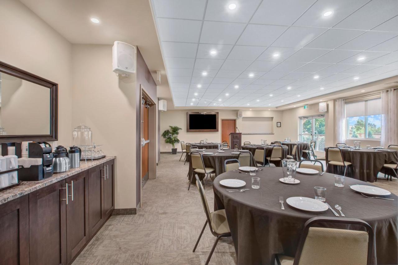 Days Inn & Suites By Wyndham Lindsay Buitenkant foto